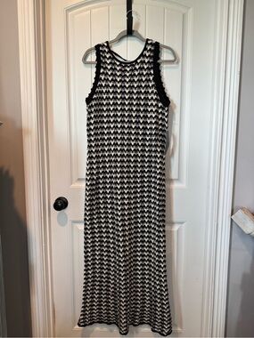 Black and White Sleeveless Open Back Knit Maxi Sweater Dress